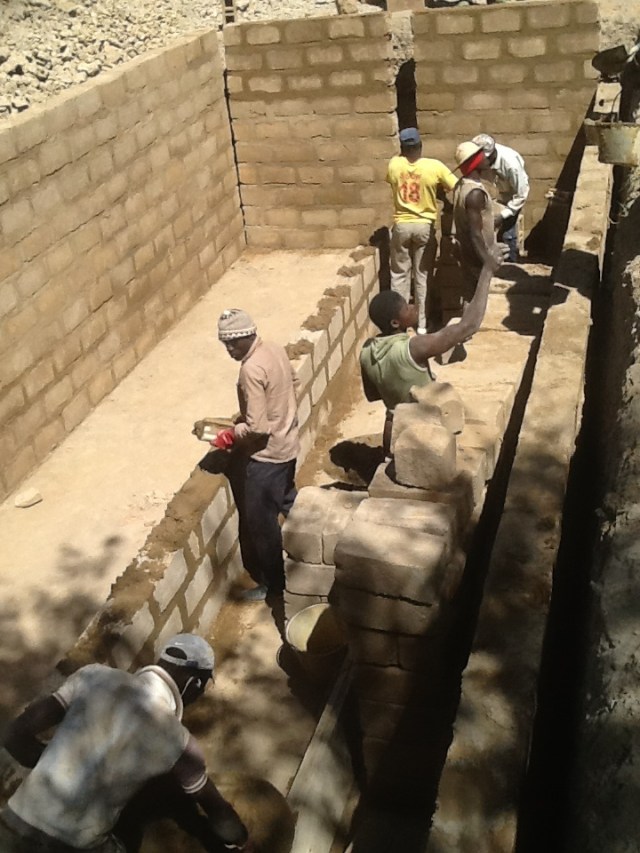 Latrines 1er mars
